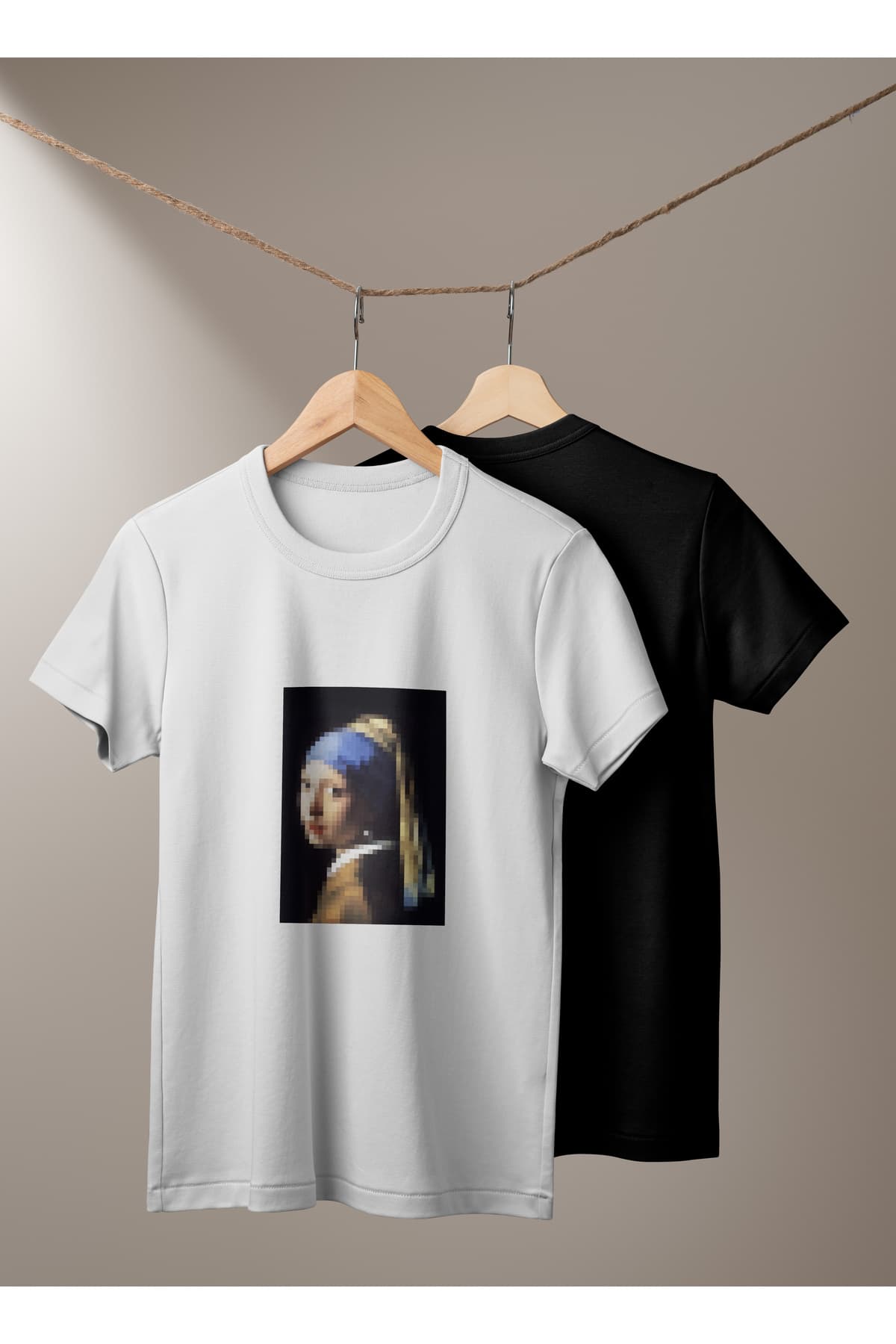 İnci Küpeli Kız Piksel Baskılı Basic T-Shirt Unisex %100 Pamuk